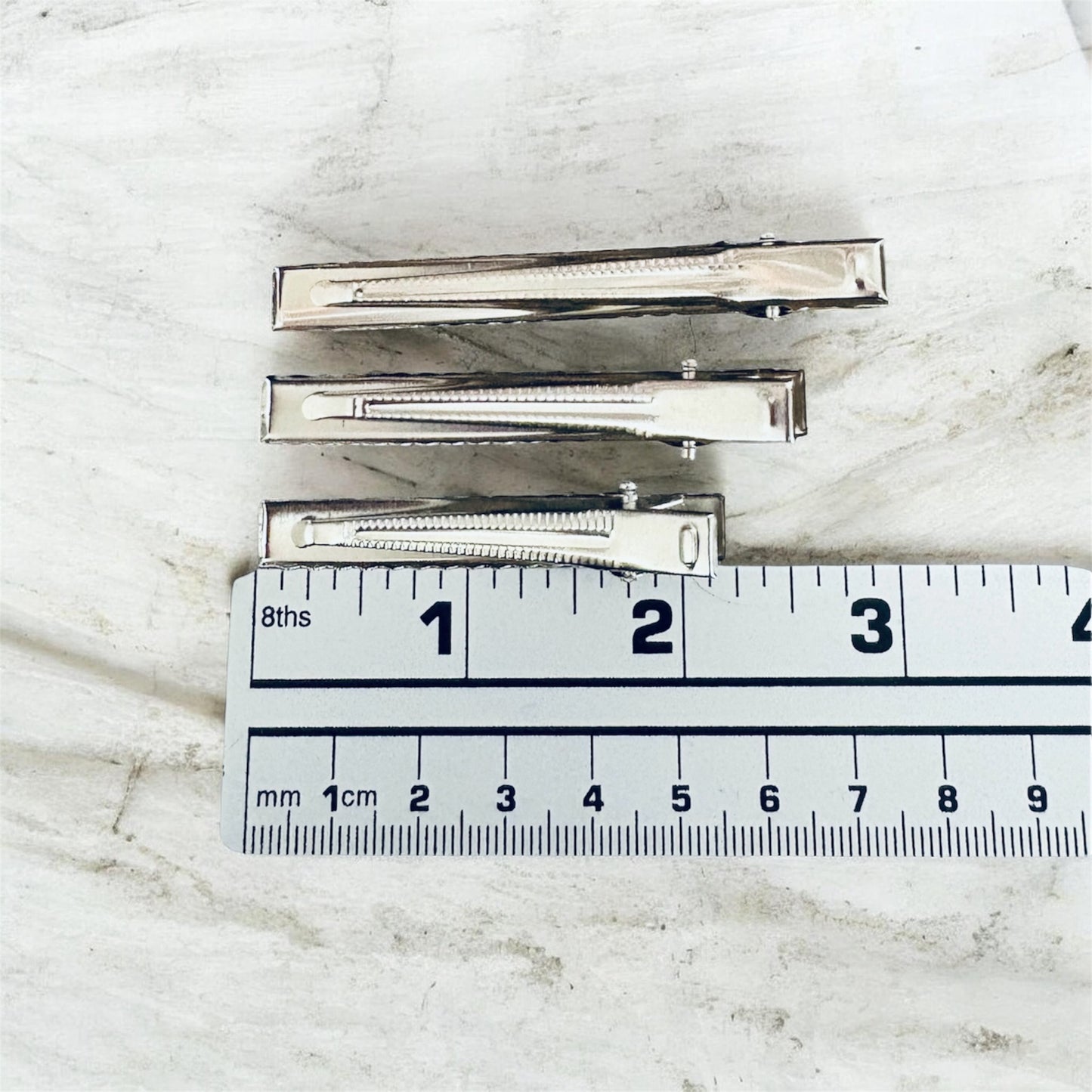 Alligator hair clips